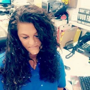 Meet your Posher, Tia